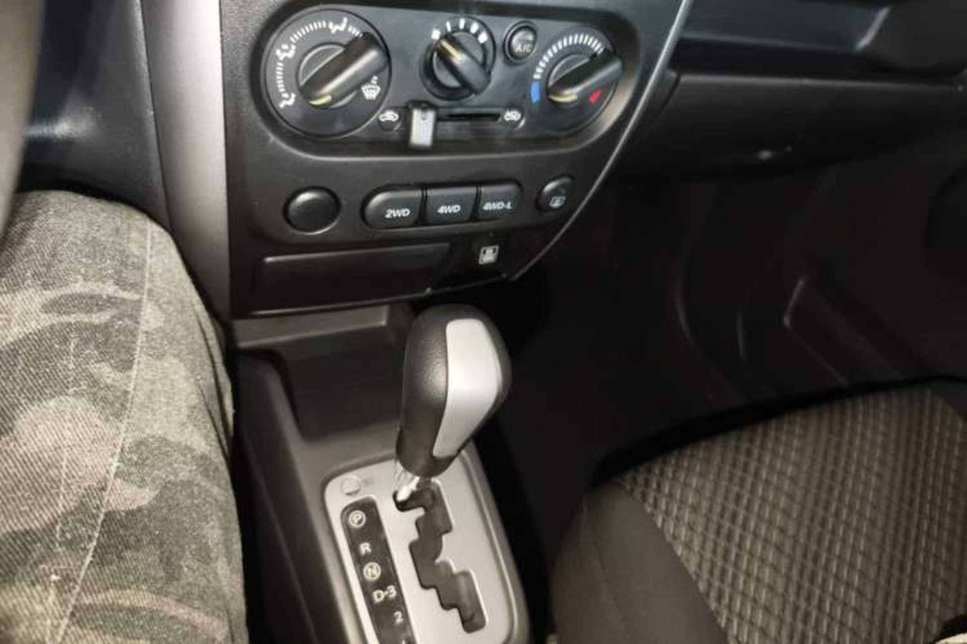 Used Suzuki Jimny 2015 1.3L AT JLX Navigation Edition Gear Lever