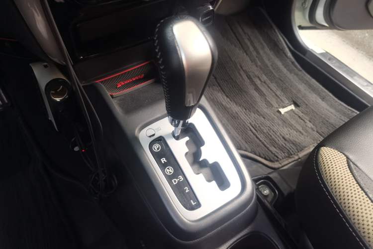Used Suzuki Jimny 2015 1.3 AT Mode3 Navigation Edition Gear Lever