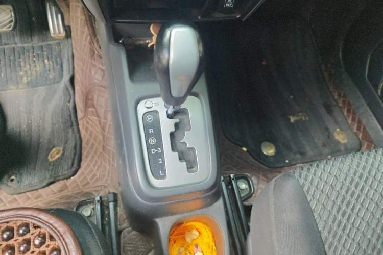 Used Suzuki Jimny 2015 1.3 AT JLX Gear Lever