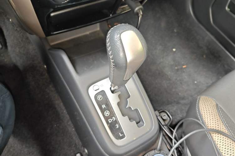 Used Suzuki Jimny 2015 1.3 AT Mode3 Navigation Edition Gear Lever