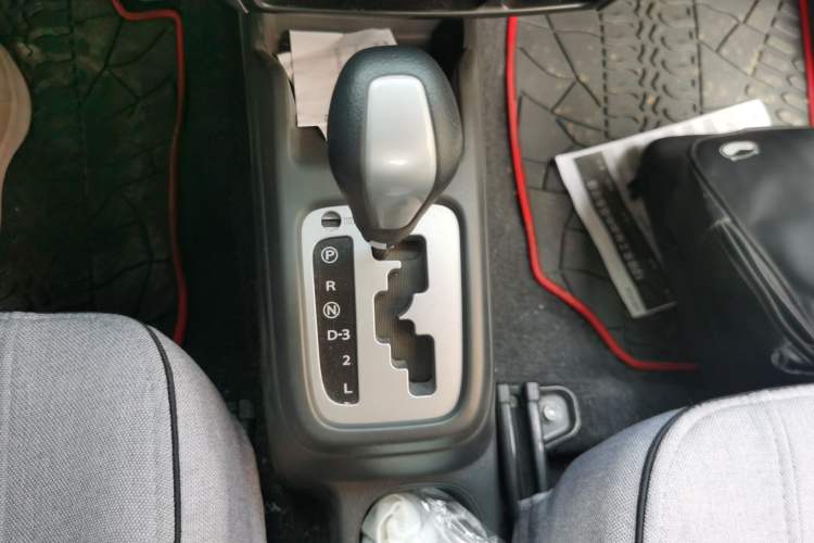 Used Suzuki Jimny 2015 1.3L AT JLX Navigation Edition Gear Lever