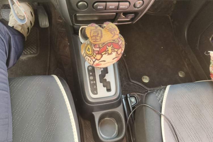 Used Suzuki Jimny 2015 1.3 AT JLX Gear Lever