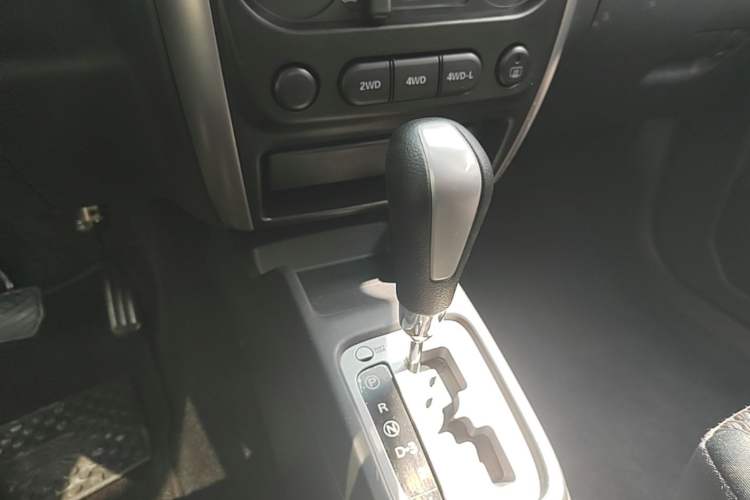 Used Suzuki Jimny 2015 1.3 AT JLX Gear Lever