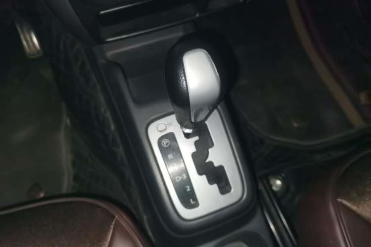Used Suzuki Jimny 2015 1.3 AT JLX Gear Lever