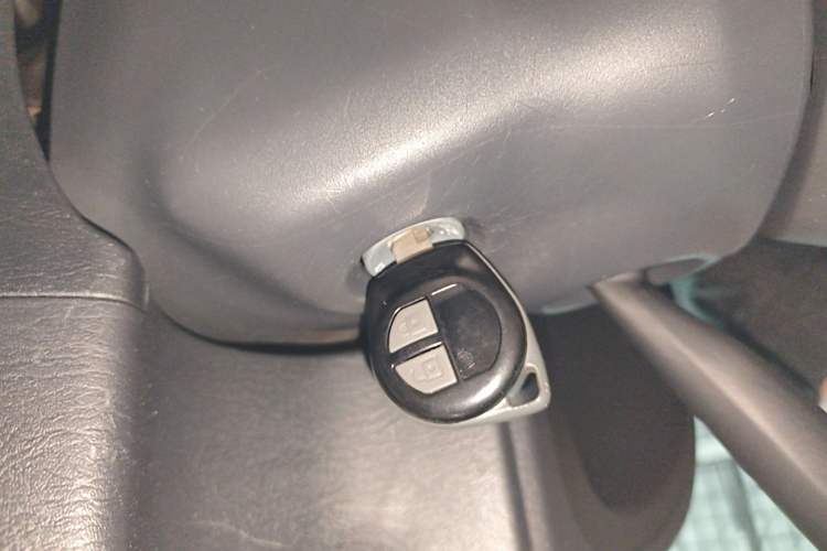 Used Suzuki Jimny 2015 1.3 MT JLX Interior 1