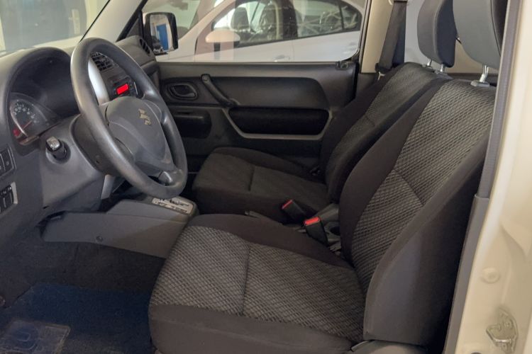 Used Suzuki Jimny 2015 1.3 AT JLX Interior 1