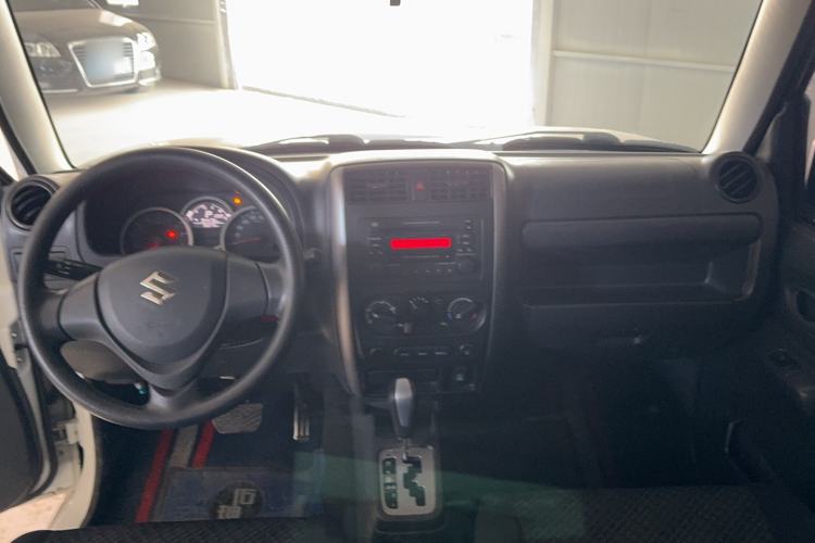 Used Suzuki Jimny 2015 1.3 AT JLX Interior 2