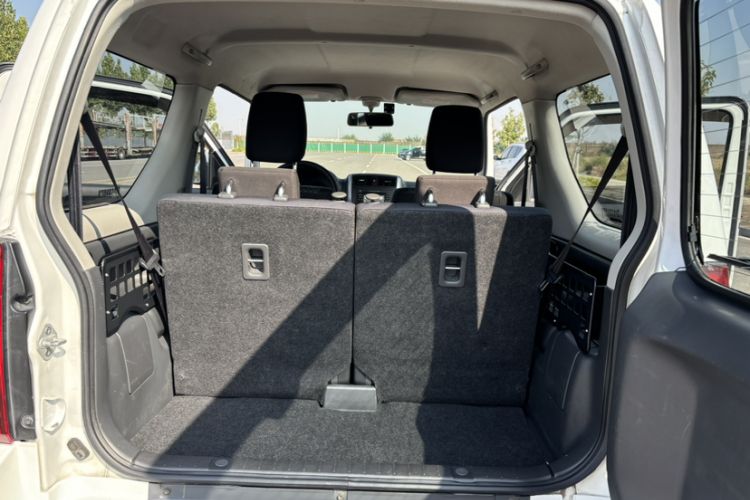 Used Suzuki Jimny 2015 1.3 AT JLX Interior 2