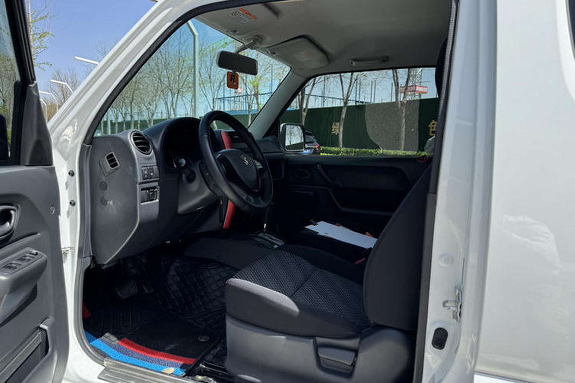 Used Suzuki Jimny 2015 1.3 AT JLX Interior 3