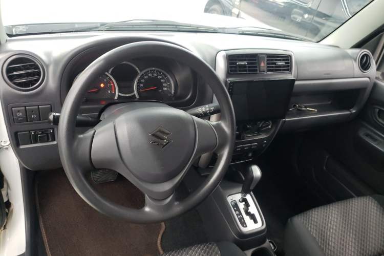 Used Suzuki Jimny 2015 1.3 AT JLX Interior 3