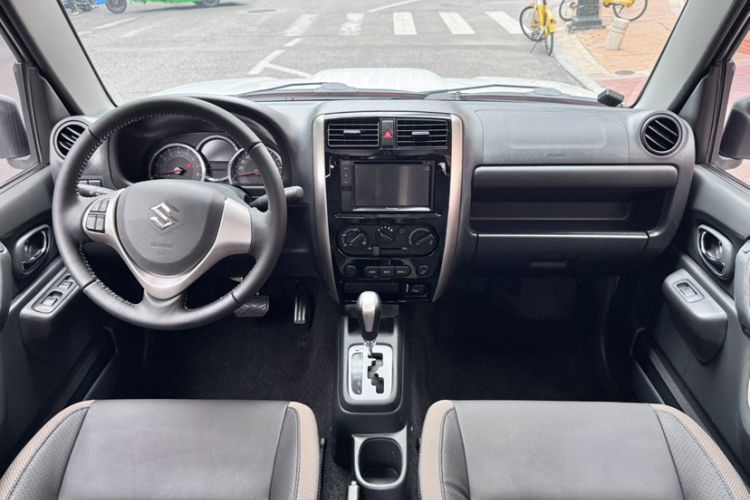 Used Suzuki Jimny 2015 1.3 AT Mode3 Navigation Edition Interior 3