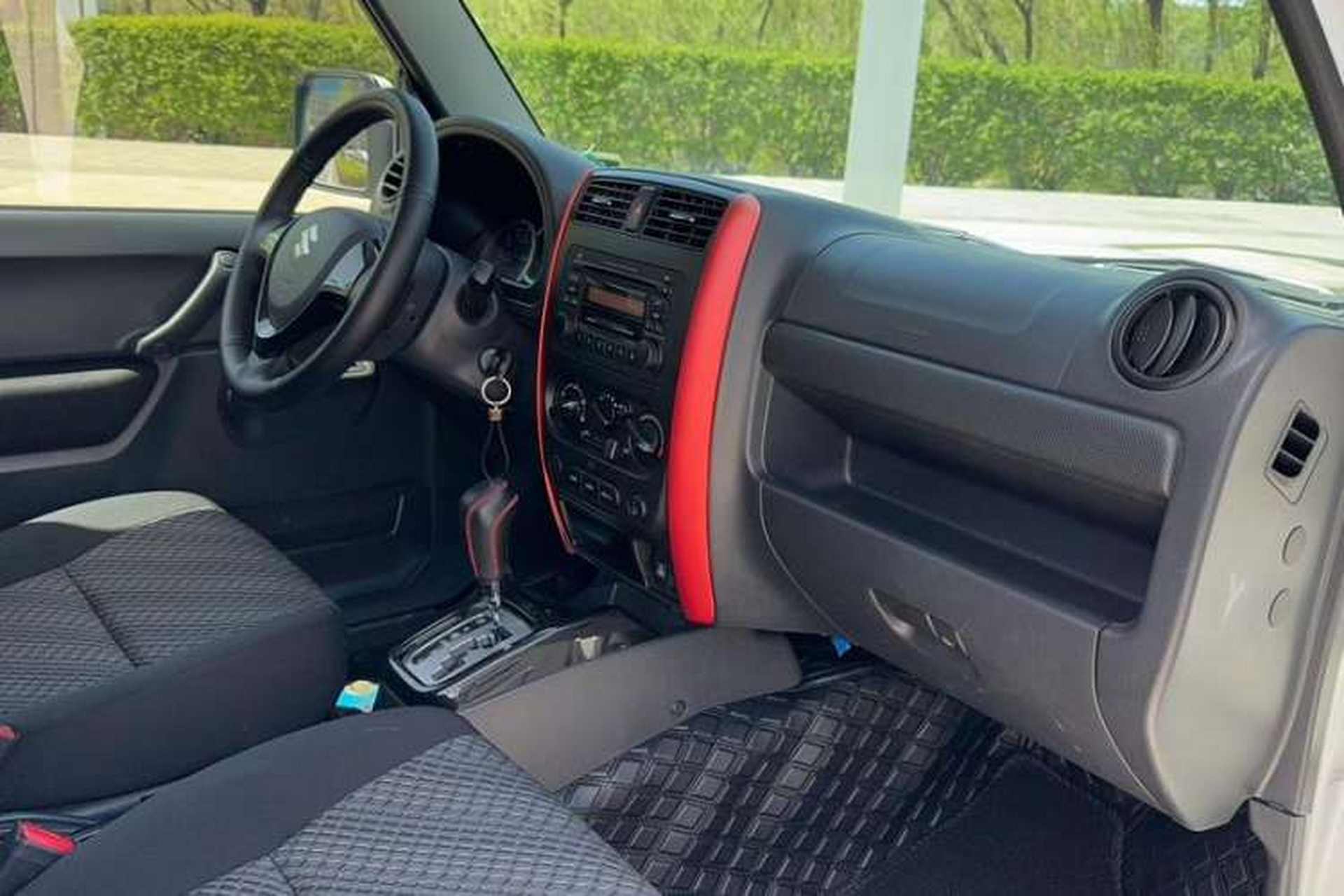 Used Suzuki Jimny 2015 1.3 AT JLX Interior 5
