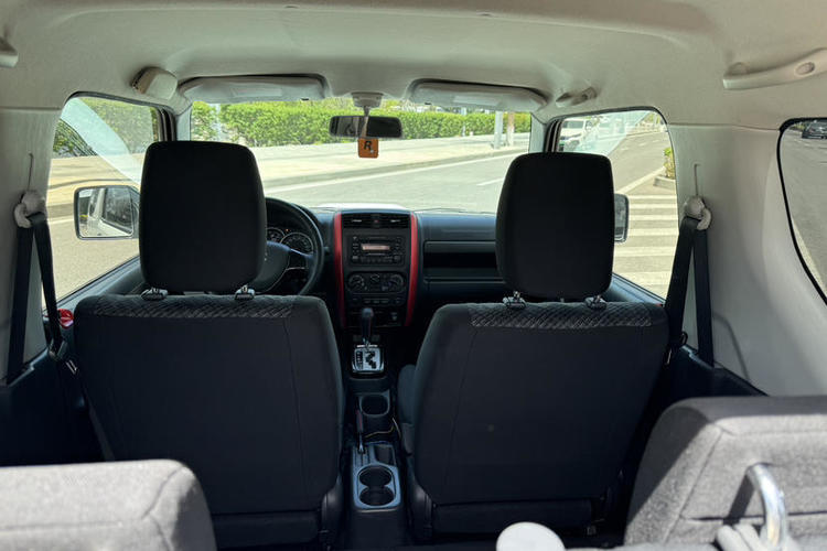 Used Suzuki Jimny 2015 1.3 AT JLX Interior 8