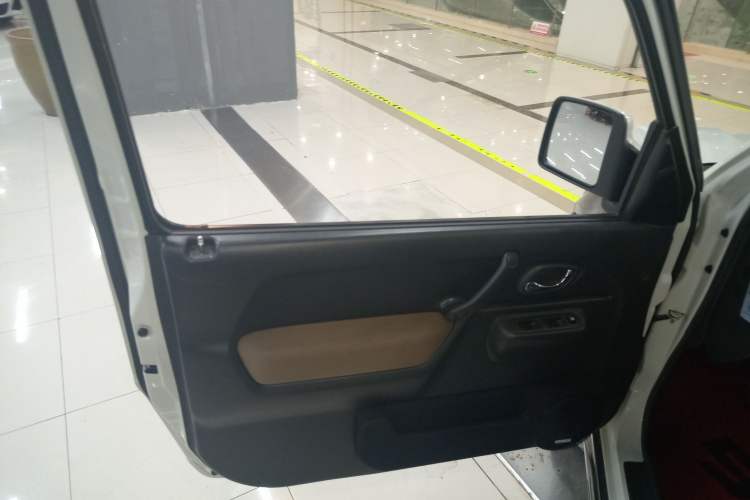 Used Suzuki Jimny 2015 1.3 AT Mode3 Navigation Edition Left Front Door Interior
