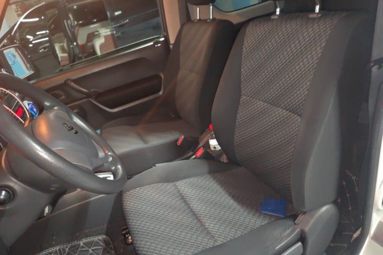 Used Suzuki Jimny 2015 1.3 AT JLX Left Front Seat