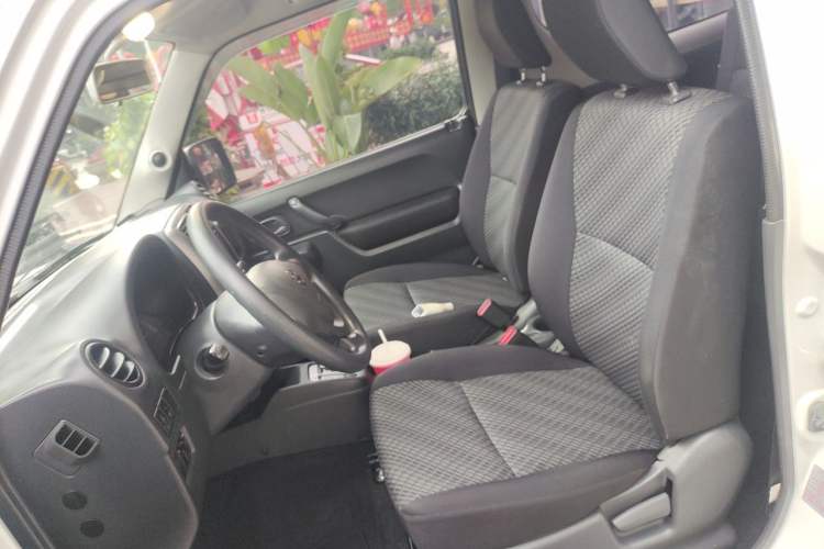 Used Suzuki Jimny 2015 1.3L AT JLX Navigation Edition Left Front Seat