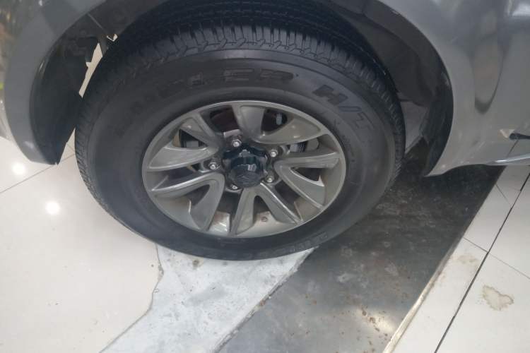 Used Suzuki Jimny 2015 1.3 AT Mode3 Navigation Edition Left Front Wheel Hub