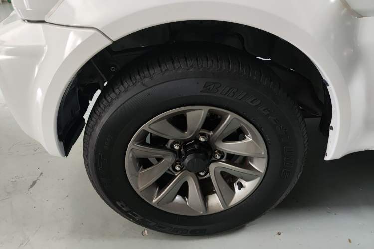 Used Suzuki Jimny 2015 1.3 MT JLX Left Front Wheel Hub