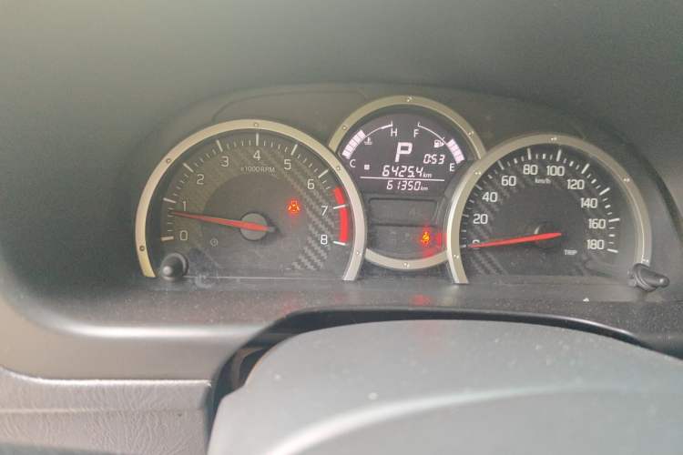 Used Suzuki Jimny 2015 1.3 AT JLX Odometer Close Up