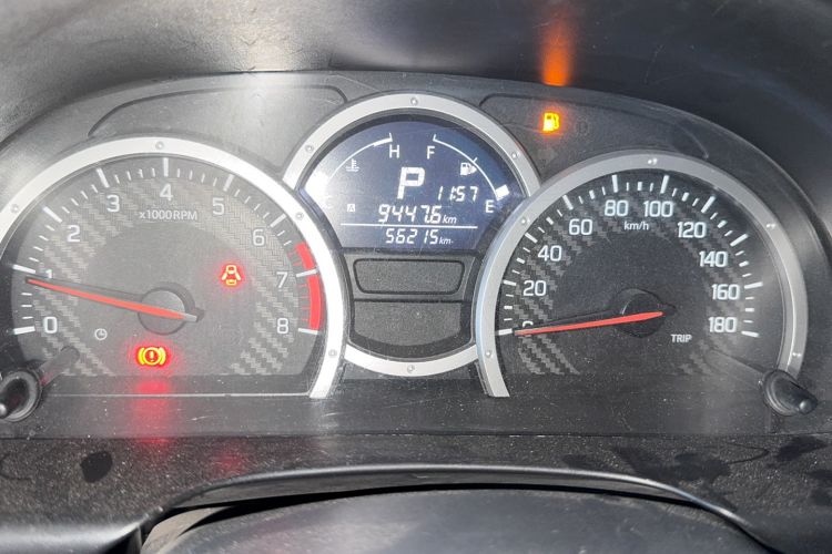 Used Suzuki Jimny 2015 1.3 AT JLX Odometer Close Up