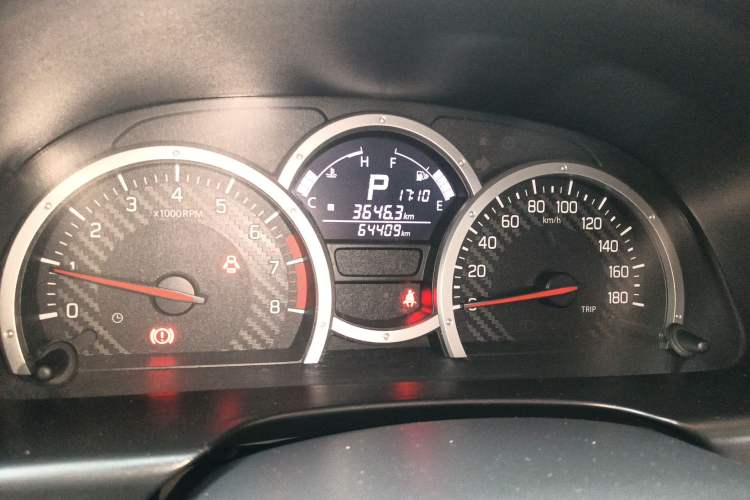 Used Suzuki Jimny 2015 1.3 AT JLX Odometer Close Up