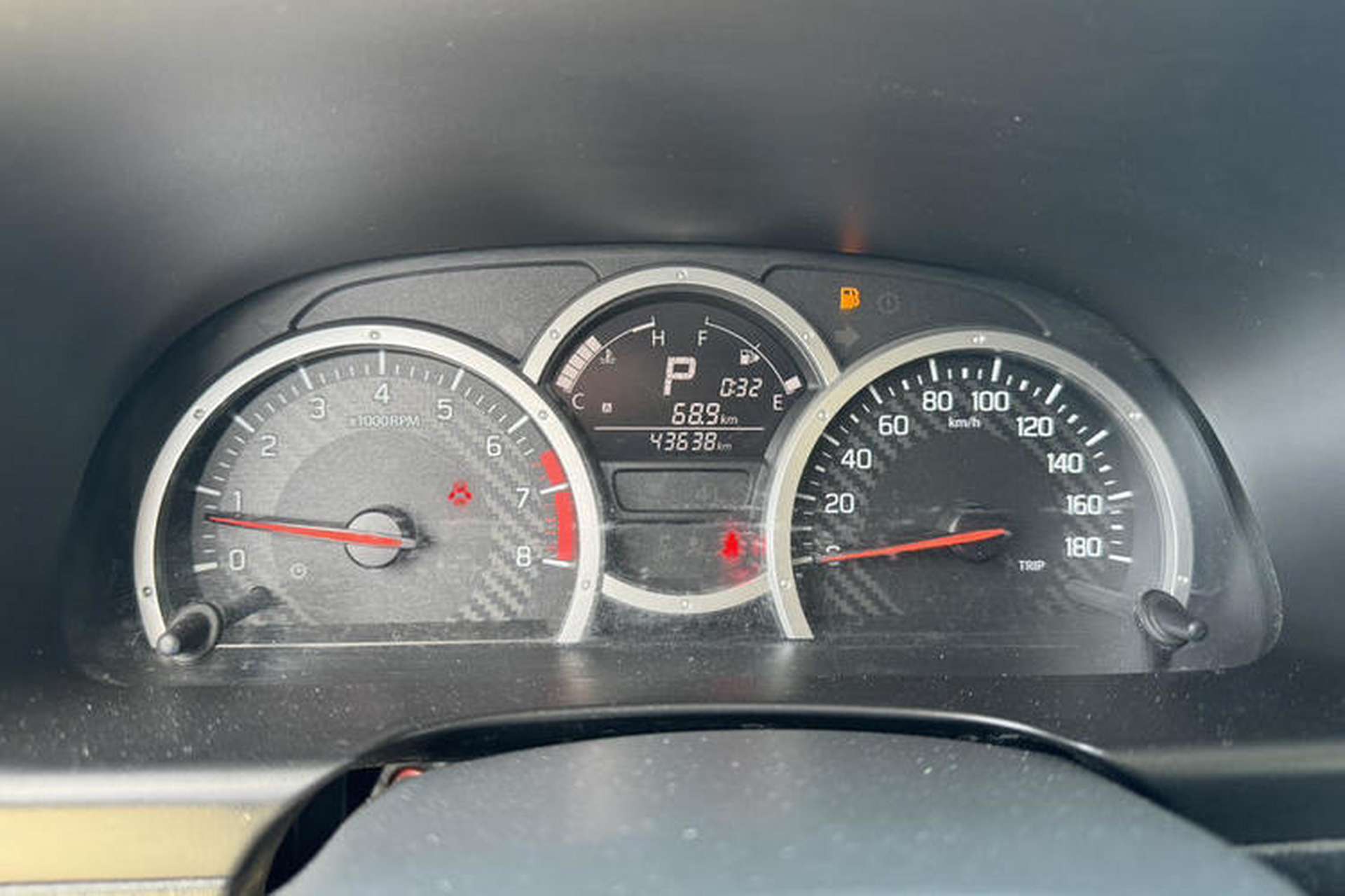 Used Suzuki Jimny 2015 1.3 AT JLX Odometer Close Up