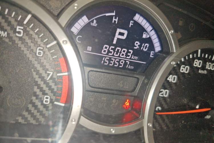 Used Suzuki Jimny 2015 1.3 AT JLX Odometer Close Up