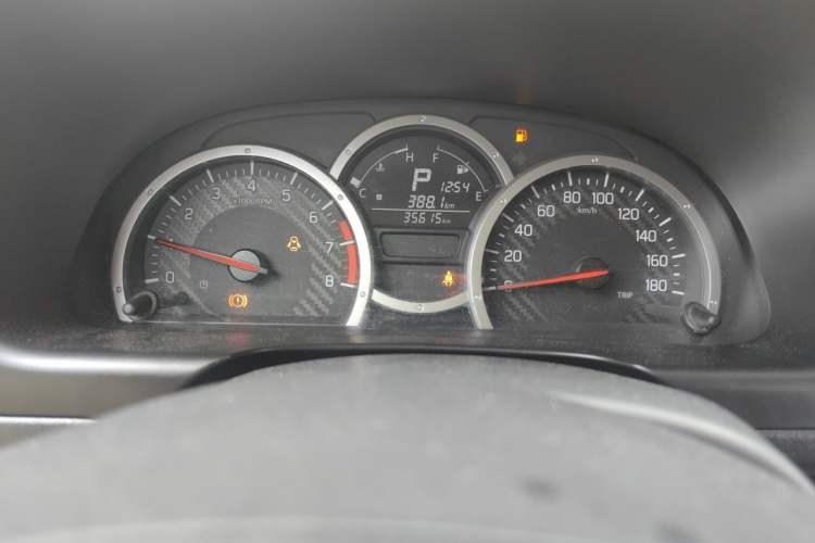 Used Suzuki Jimny 2015 1.3 AT JLX Odometer Close Up