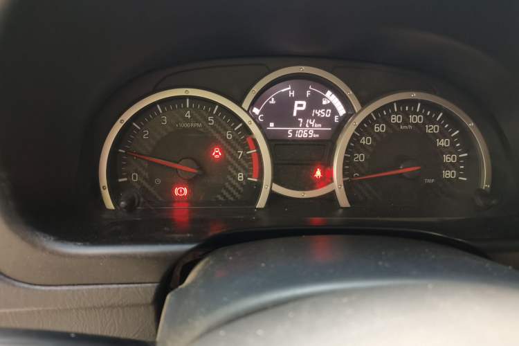 Used Suzuki Jimny 2015 1.3 AT JLX Odometer Close Up