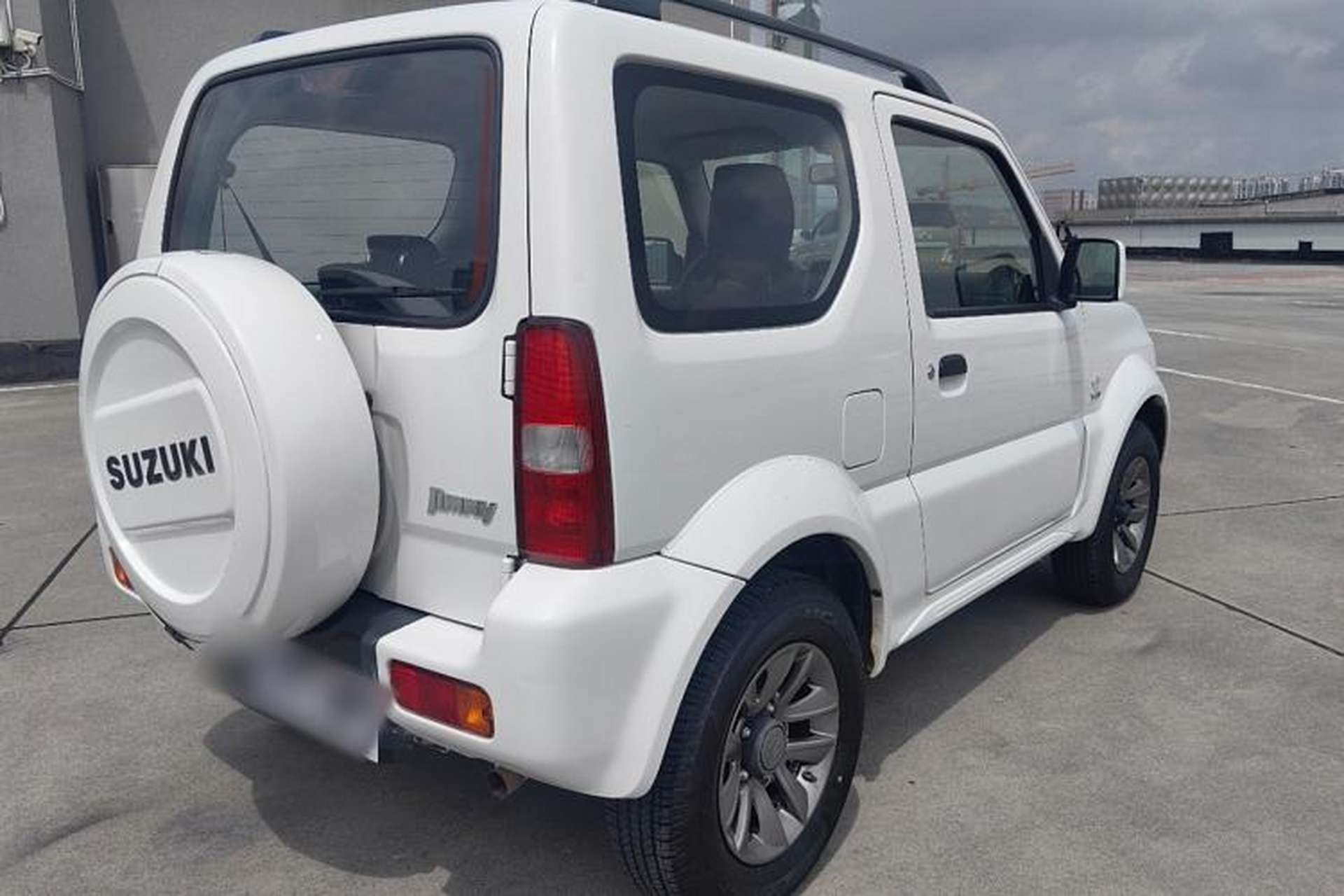 Used Suzuki Jimny 2015 1.3L AT JLX Navigation Edition Rear Right 45 Deg