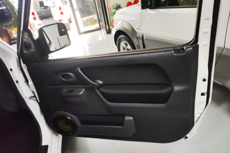 Used Suzuki Jimny 2015 1.3 MT JLX Right Front Door Interior