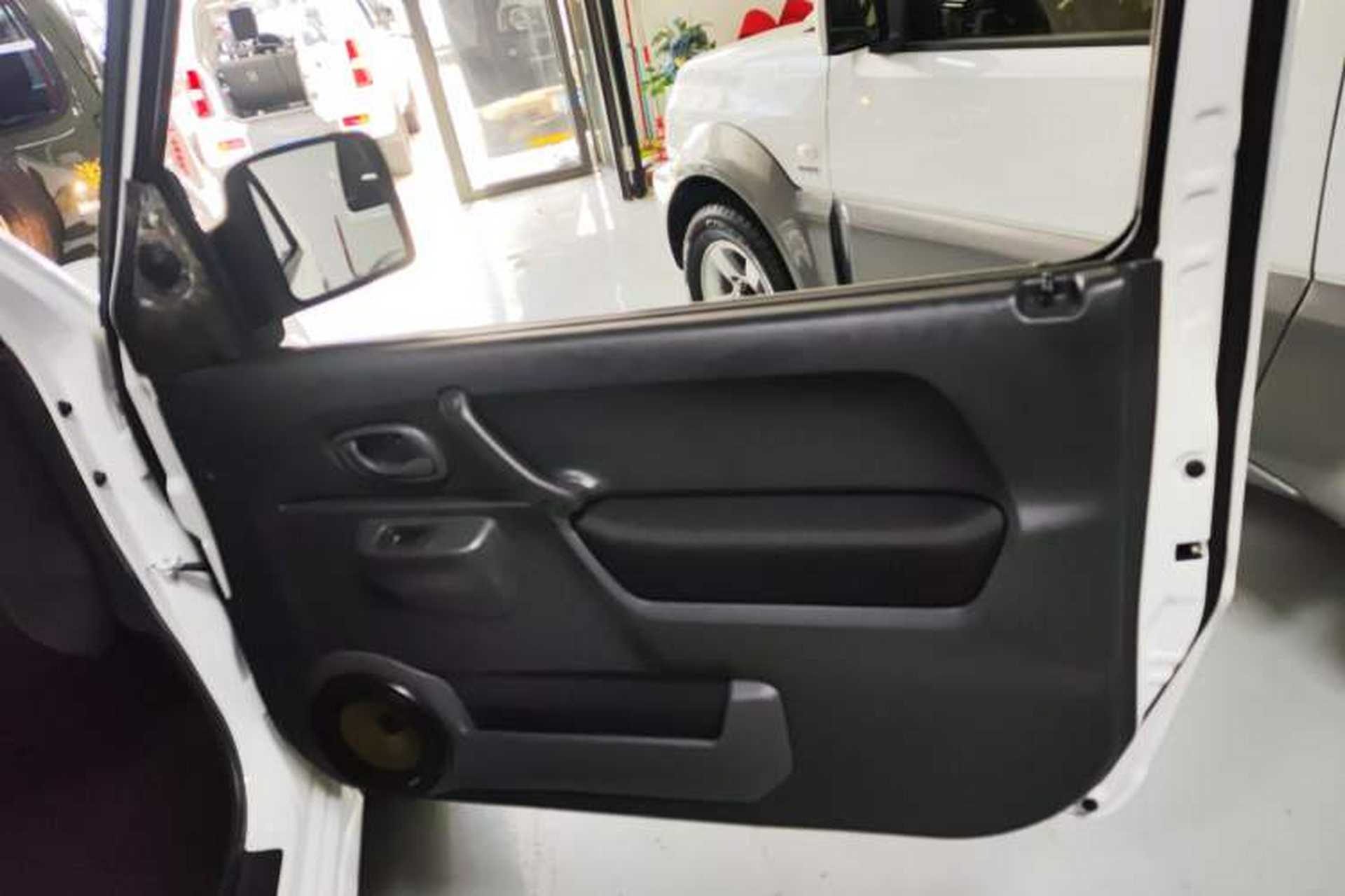 Used Suzuki Jimny 2015 1.3 MT JLX Right Front Door Interior