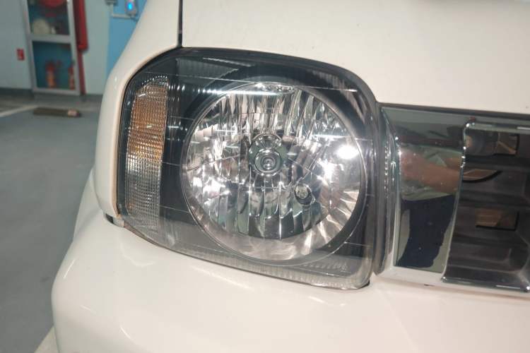 Used Suzuki Jimny 2015 1.3 AT JLX Right Front Headlight