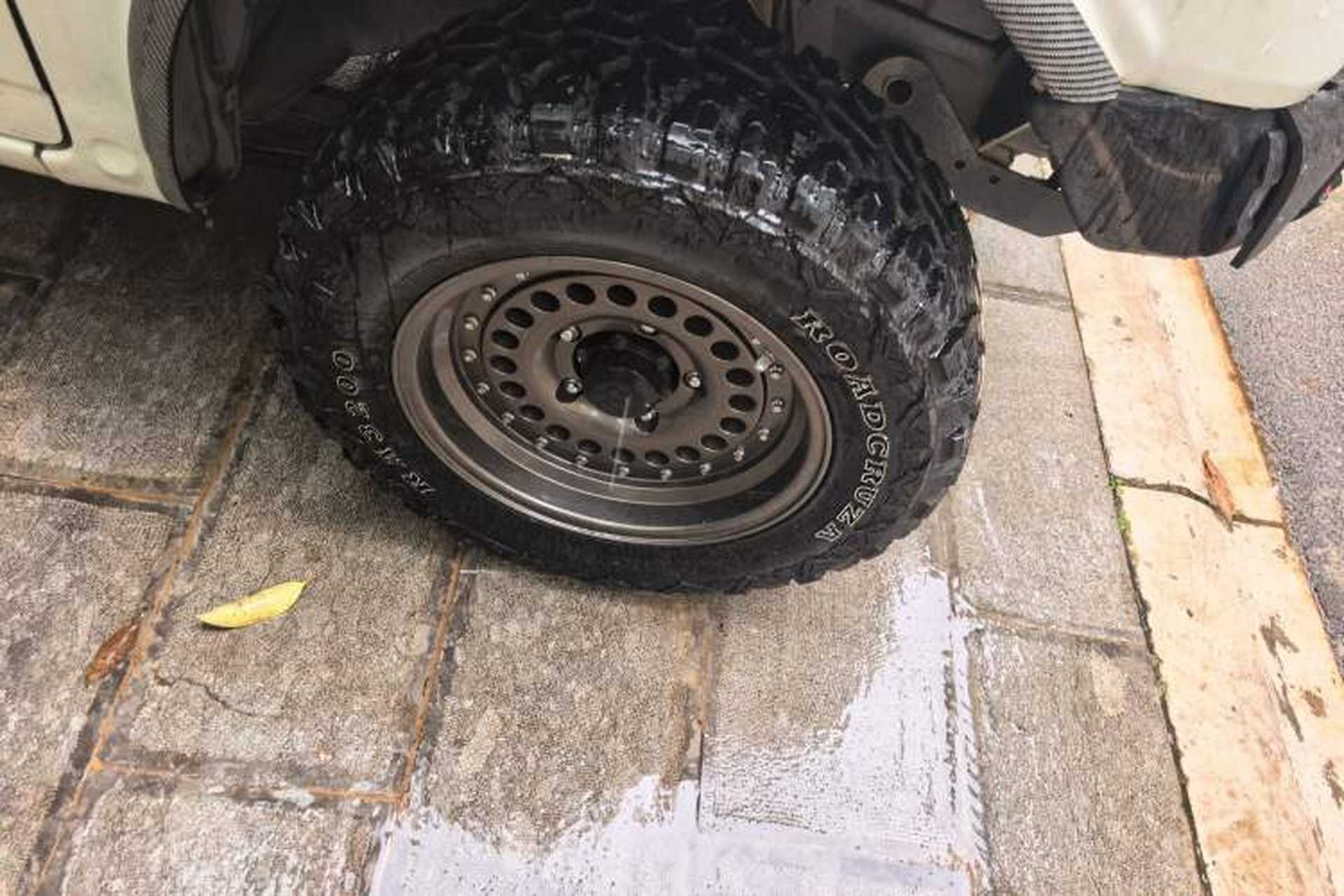 Used Suzuki Jimny 2015 1.3 AT Mode3 Navigation Edition Right Front Wheel Hub