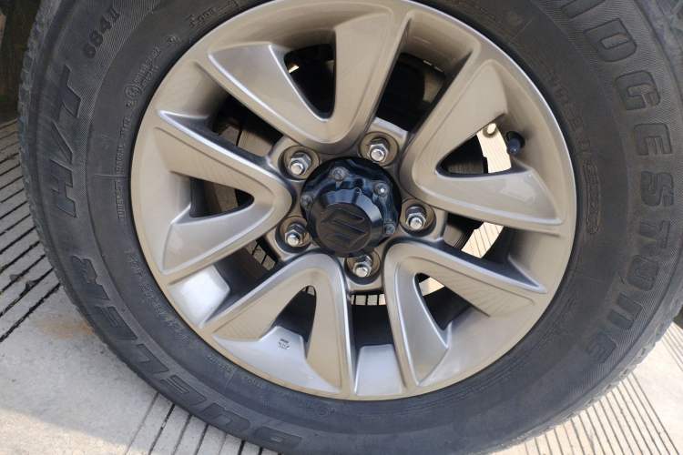 Used Suzuki Jimny 2015 1.3 AT Mode3 Navigation Edition Right Front Wheel Hub