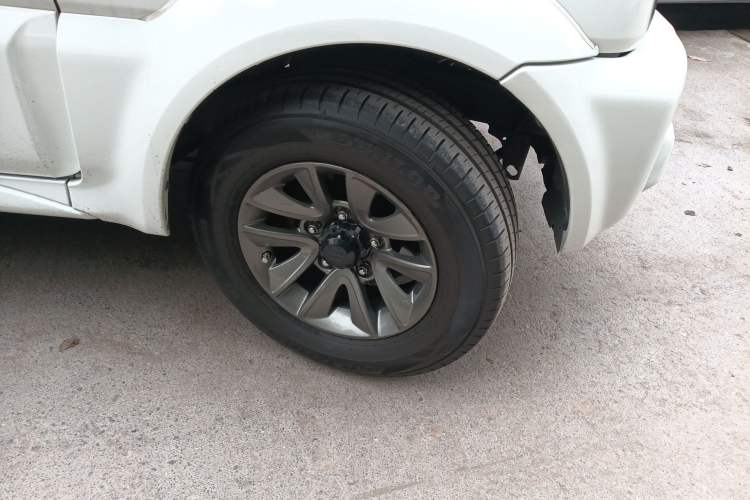 Used Suzuki Jimny 2015 1.3 AT JLX Right Front Wheel Hub