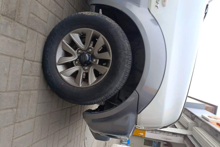 Used Suzuki Jimny 2015 1.3 AT Mode3 Navigation Edition Right Front Wheel Hub