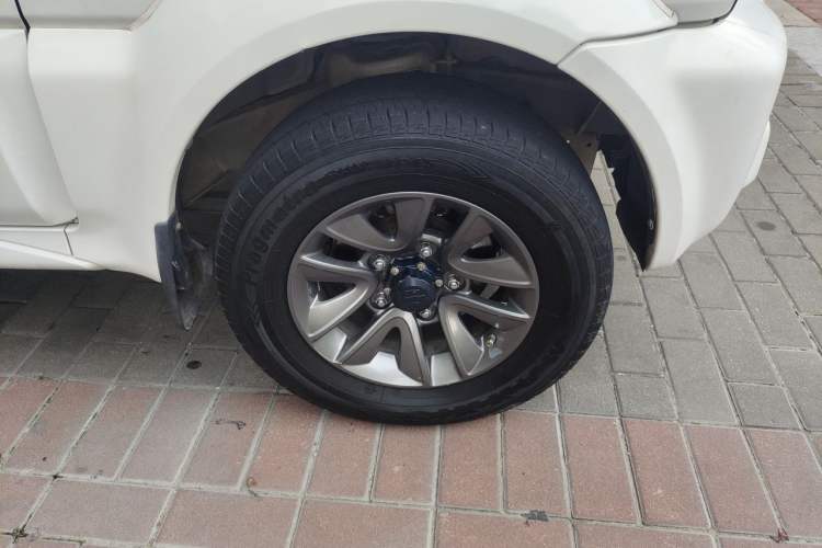 Used Suzuki Jimny 2015 1.3L AT JLX Navigation Edition Right Front Wheel Hub
