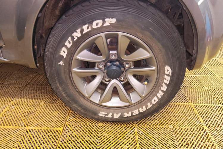 Used Suzuki Jimny 2015 1.3 AT Mode3 Navigation Edition Right Front Wheel Hub