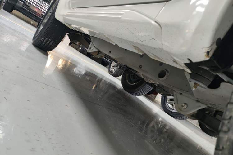 Used Suzuki Jimny 2015 1.3 MT JLX Right Side Sill