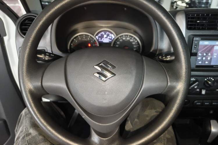 Used Suzuki Jimny 2015 1.3L AT JLX Navigation Edition Steering Wheel