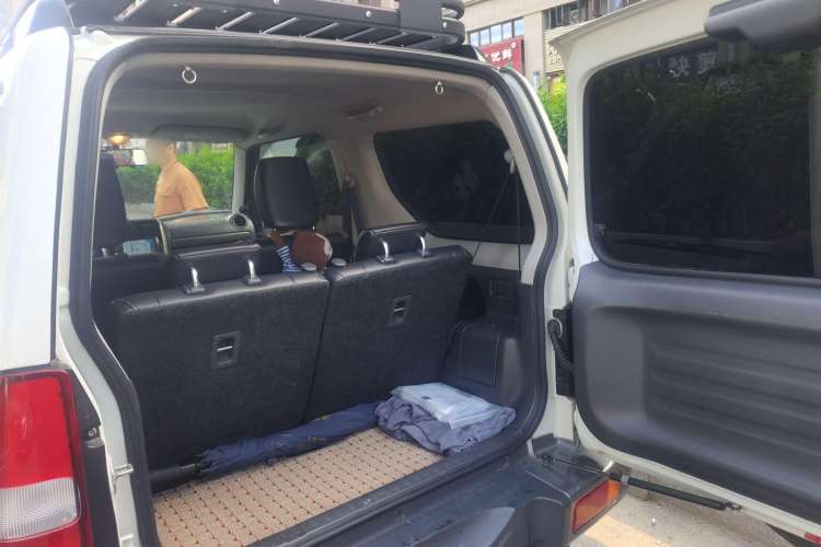 Used Suzuki Jimny 2015 1.3 AT Mode3 Navigation Edition Trunk