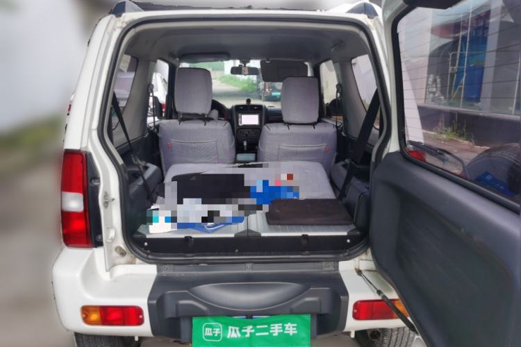 Used Suzuki Jimny 2015 1.3L AT JLX Navigation Edition Trunk