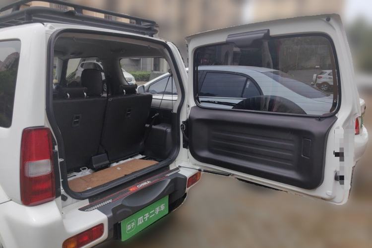Used Suzuki Jimny 2015 1.3 AT JLX Trunk