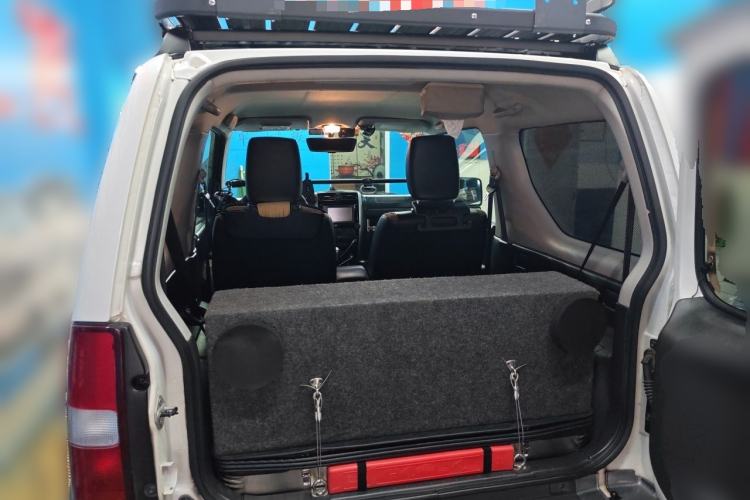 Used Suzuki Jimny 2015 1.3 AT Mode3 Navigation Edition Trunk