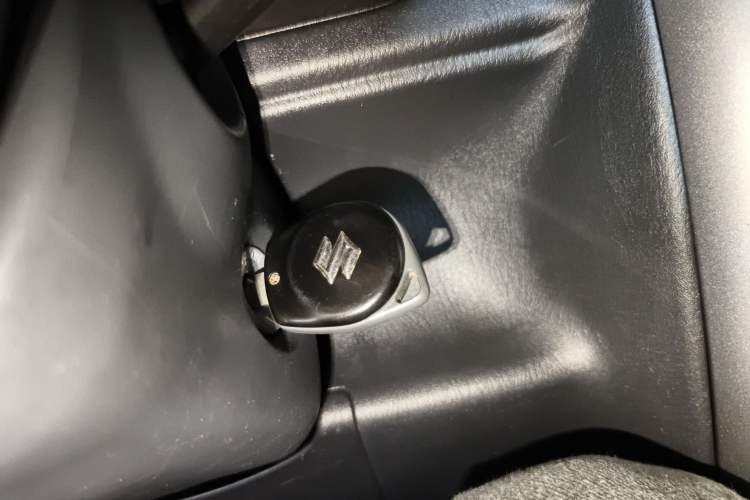 Used Suzuki Jimny 2015 1.3L AT JLX Navigation Edition Vehicle Key