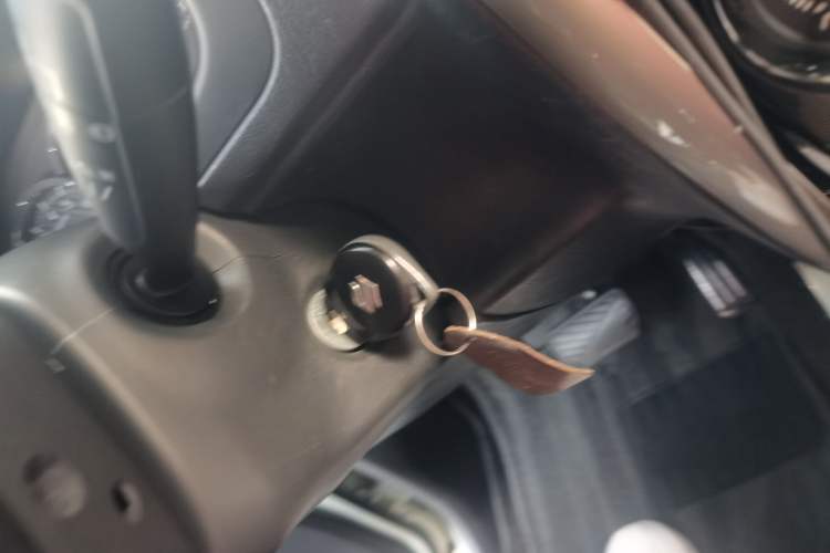Used Suzuki Jimny 2015 1.3 AT Mode3 Navigation Edition Vehicle Key