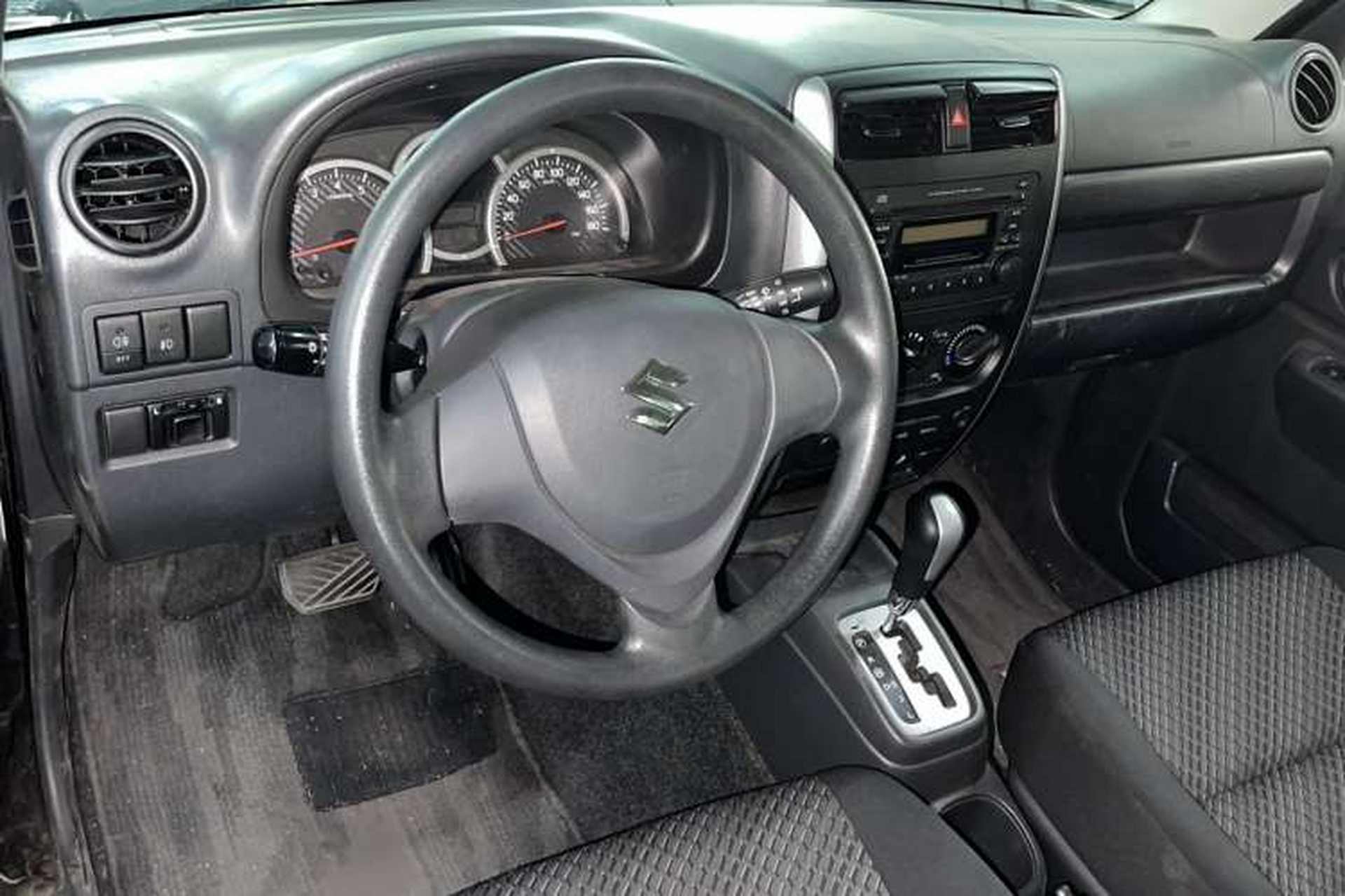 Used Suzuki Jimny 2015 1.3 AT JLX Interior 3