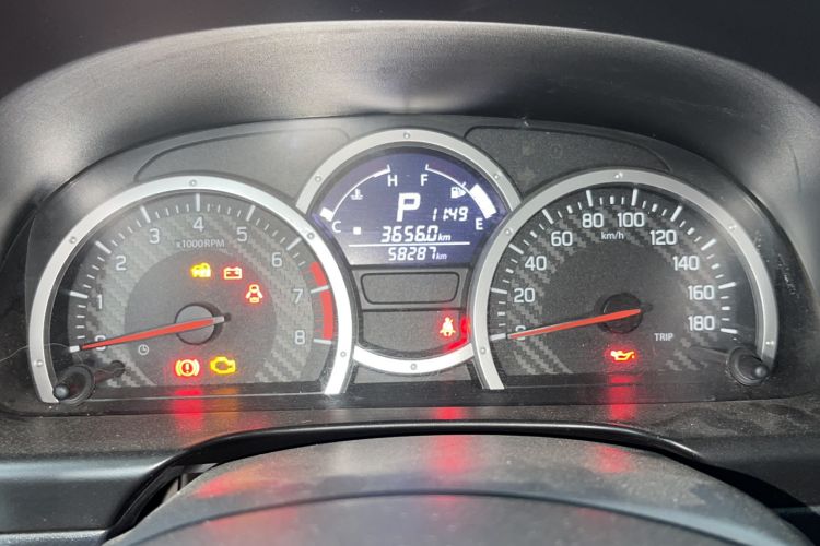 Used Suzuki Jimny 2015 1.3 AT JLX Odometer Close Up