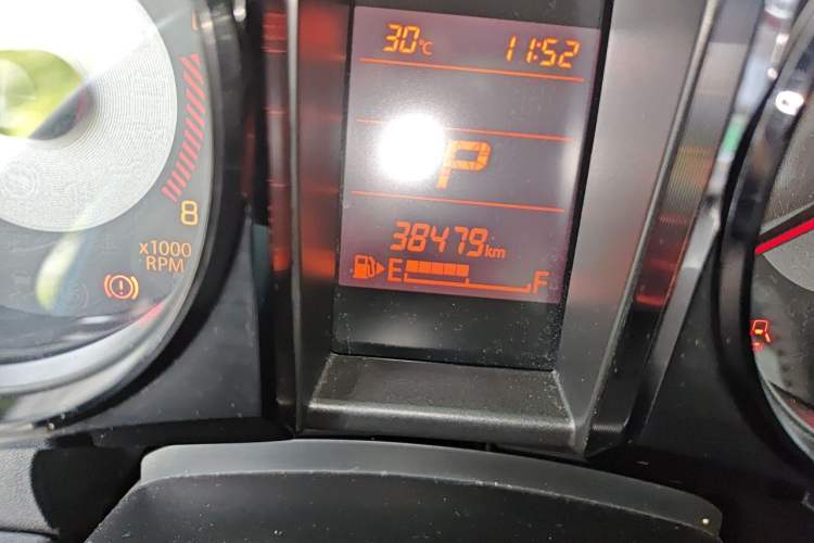 Used Suzuki Jimny  Odometer Close Up